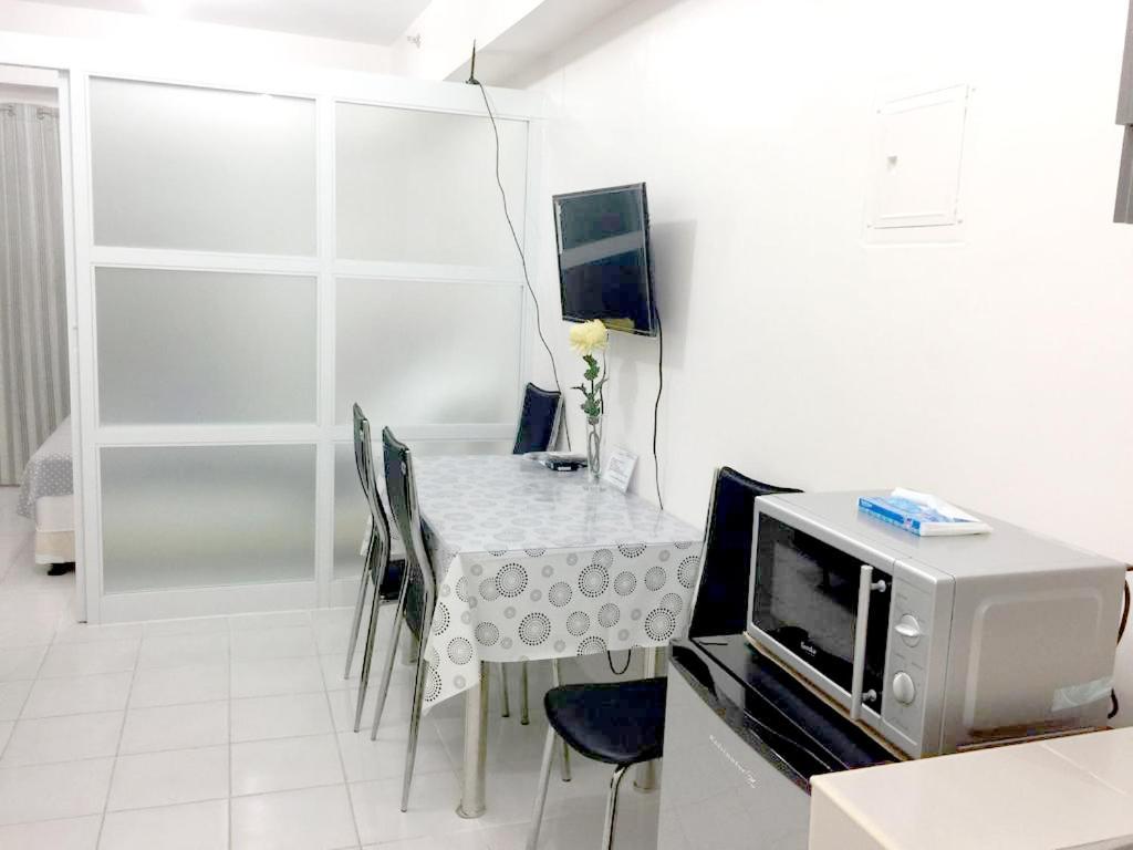 Cityland Tagaytay Taal Lake View City View Free Pool Parking Studios With Balcony Are City View Тагайтай Экстерьер фото