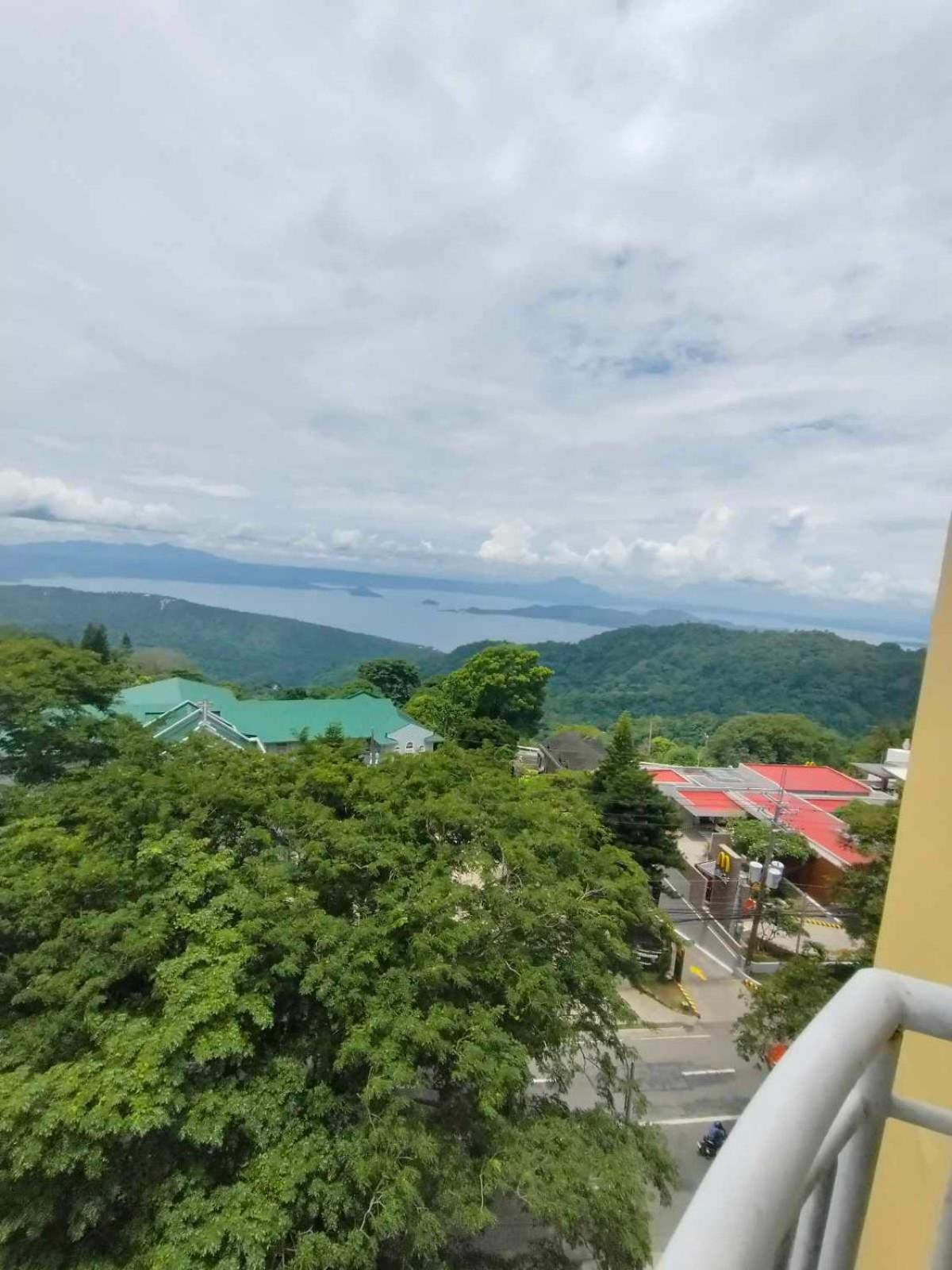Cityland Tagaytay Taal Lake View City View Free Pool Parking Studios With Balcony Are City View Тагайтай Экстерьер фото