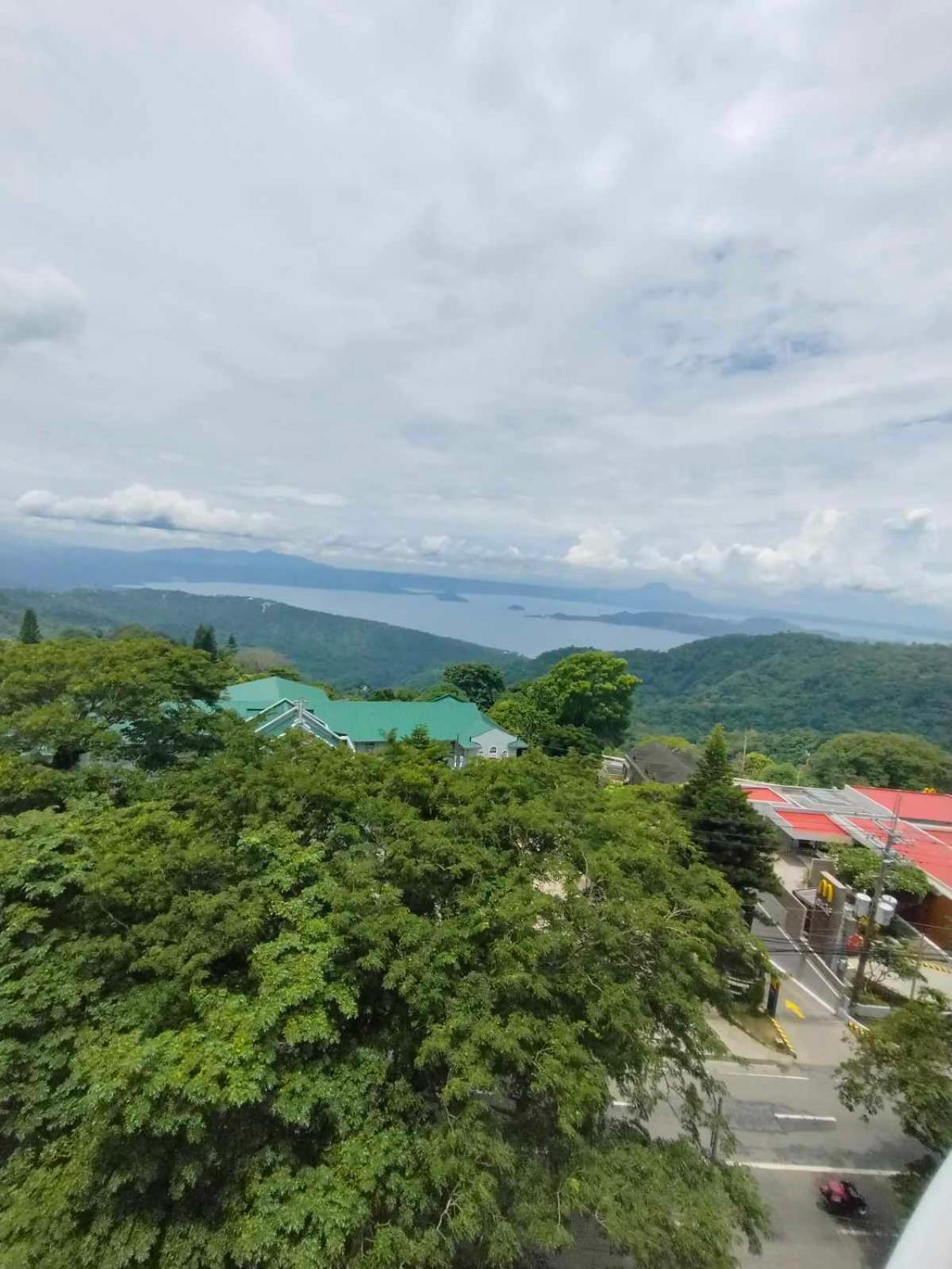 Cityland Tagaytay Taal Lake View City View Free Pool Parking Studios With Balcony Are City View Тагайтай Экстерьер фото